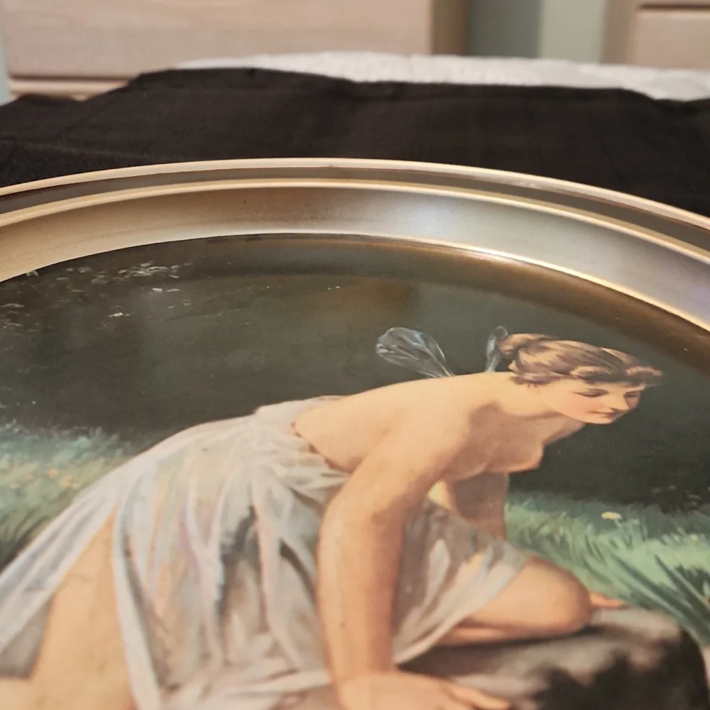 VINTAGE OVAL METAL BEER TRAY, ' WHITE ROCK' ADVERTISEMENT. '14.5×11.50